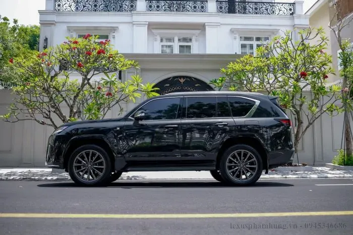 Lexus LX600 16 Lexus LX600