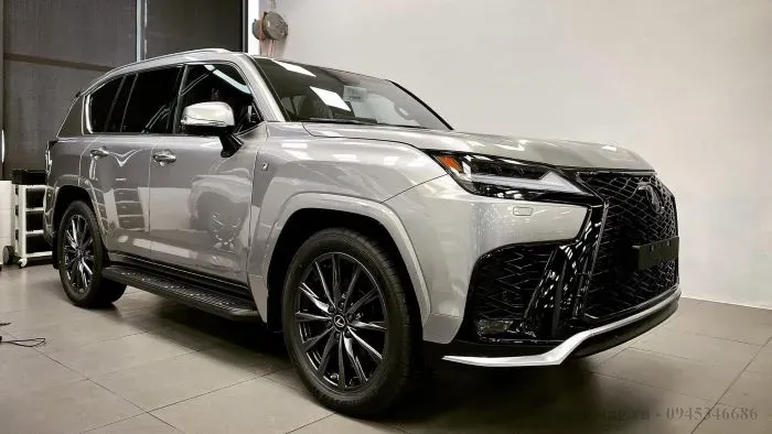 Lexus LX600