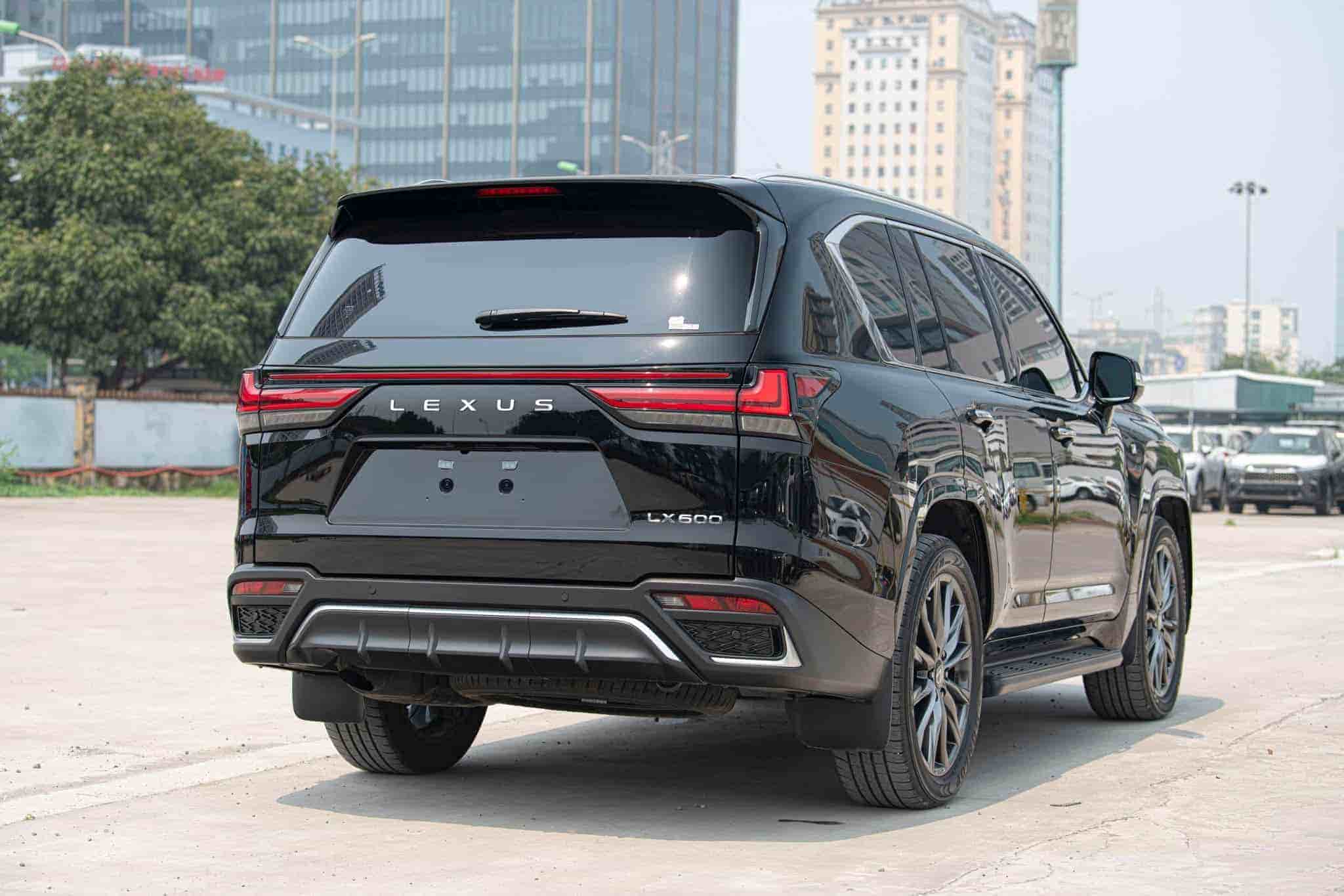 lx600-fsport-hinh-anh-va-thong-so-ky-thuat-6