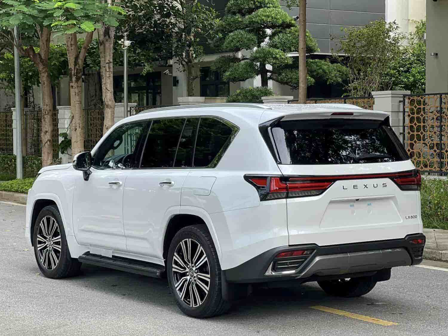 lx600-urban-noi-that-lexus-lx-600-03-301490j-3
