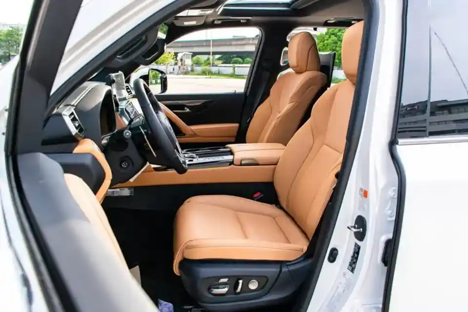 lx600-urban-noi-that-lexus-lx-600-03-301490j-3