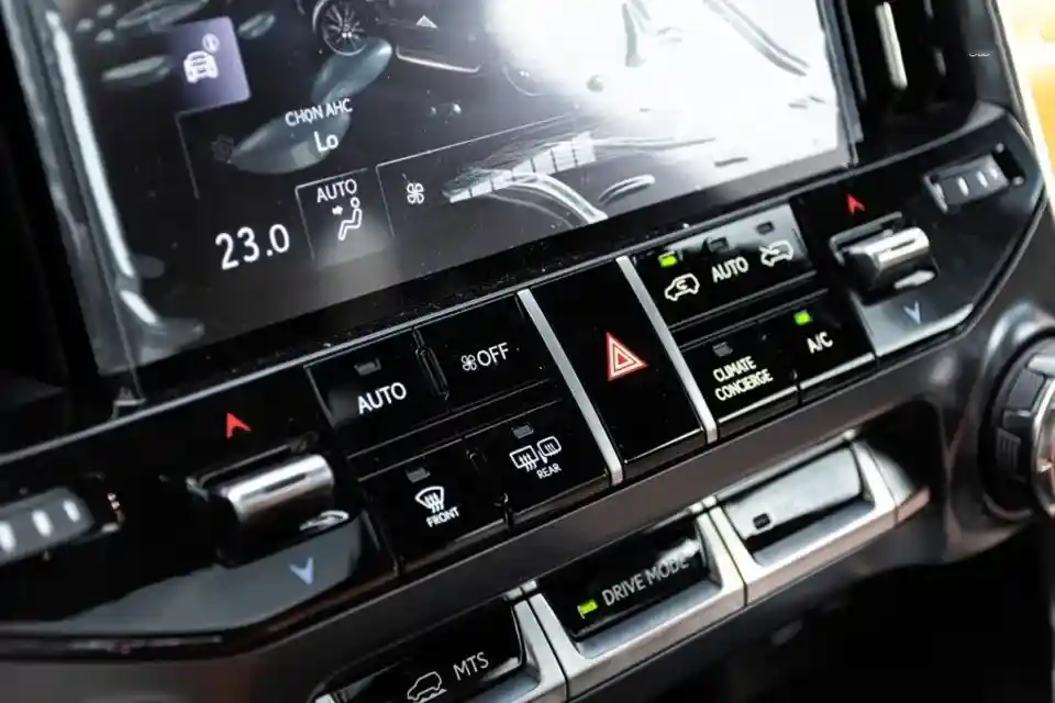 lx600-urban-noi-that-lexus-lx-600-03-301490j-6