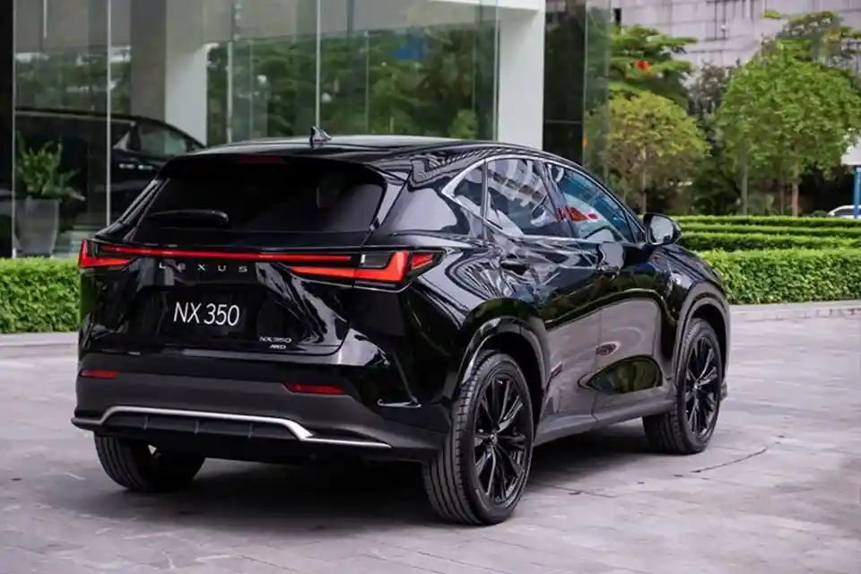 nx350-fsport-gia-ban-thong-so-hinh-anh-1