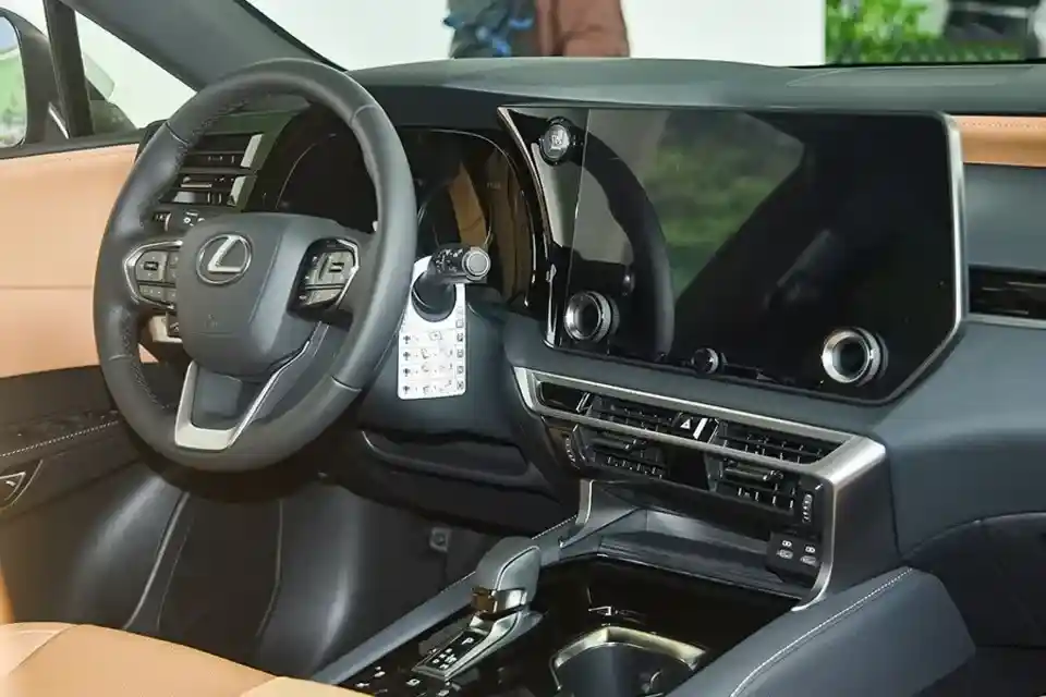 rx350-pre-ngoai-that-va-noi-that-lexus-rx350-premium-16