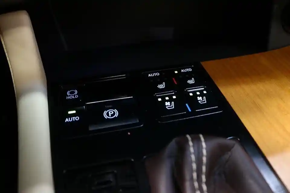 rx350-pre-ngoai-that-va-noi-that-lexus-rx350-premium-7
