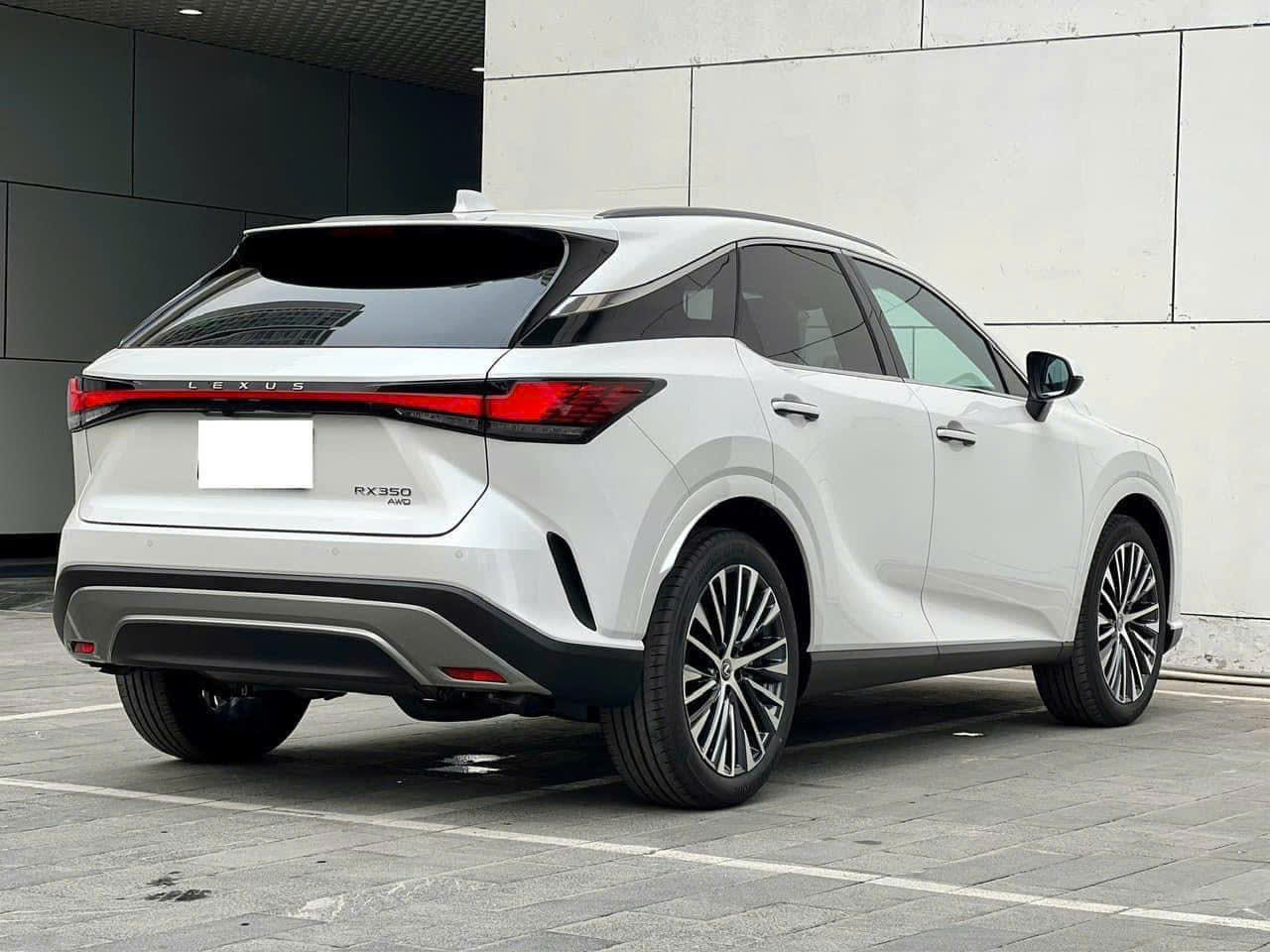 Đuôi xe Lexus RX 350